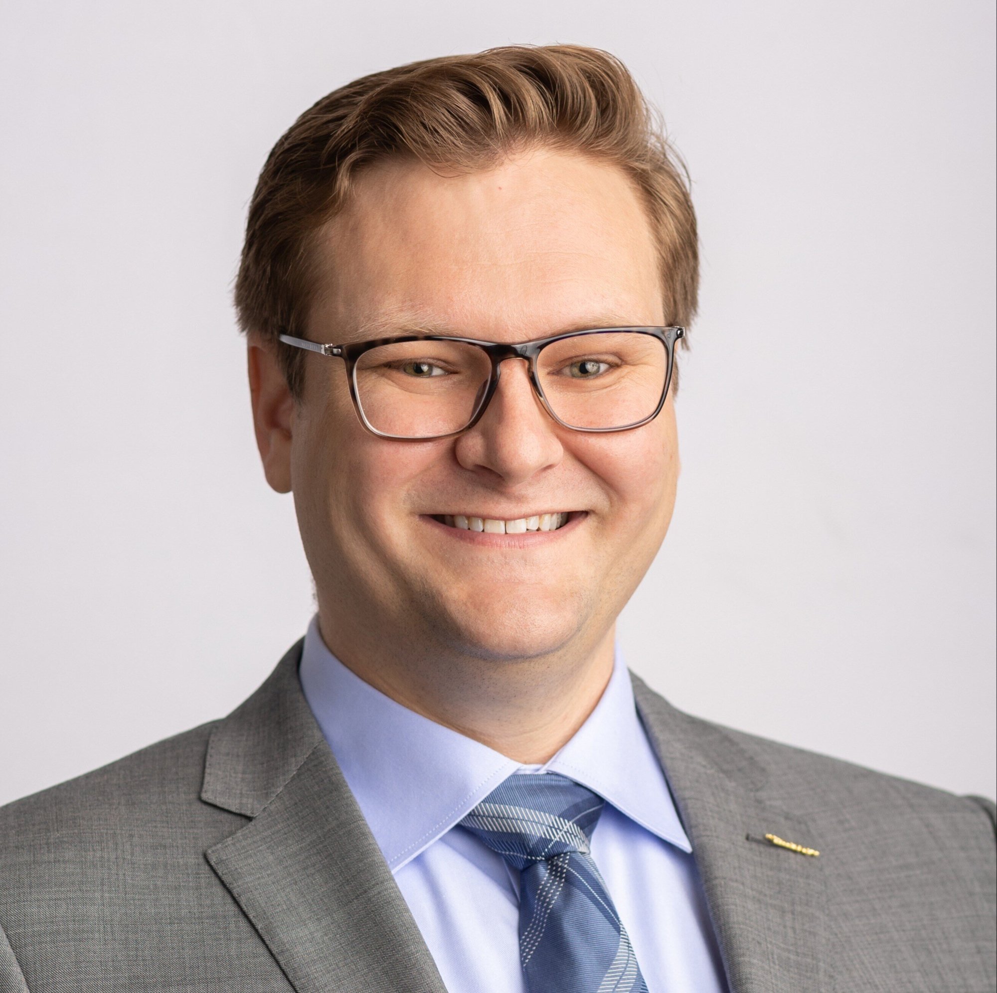 Karl Giuseffi 2022 Headshot Updated-1